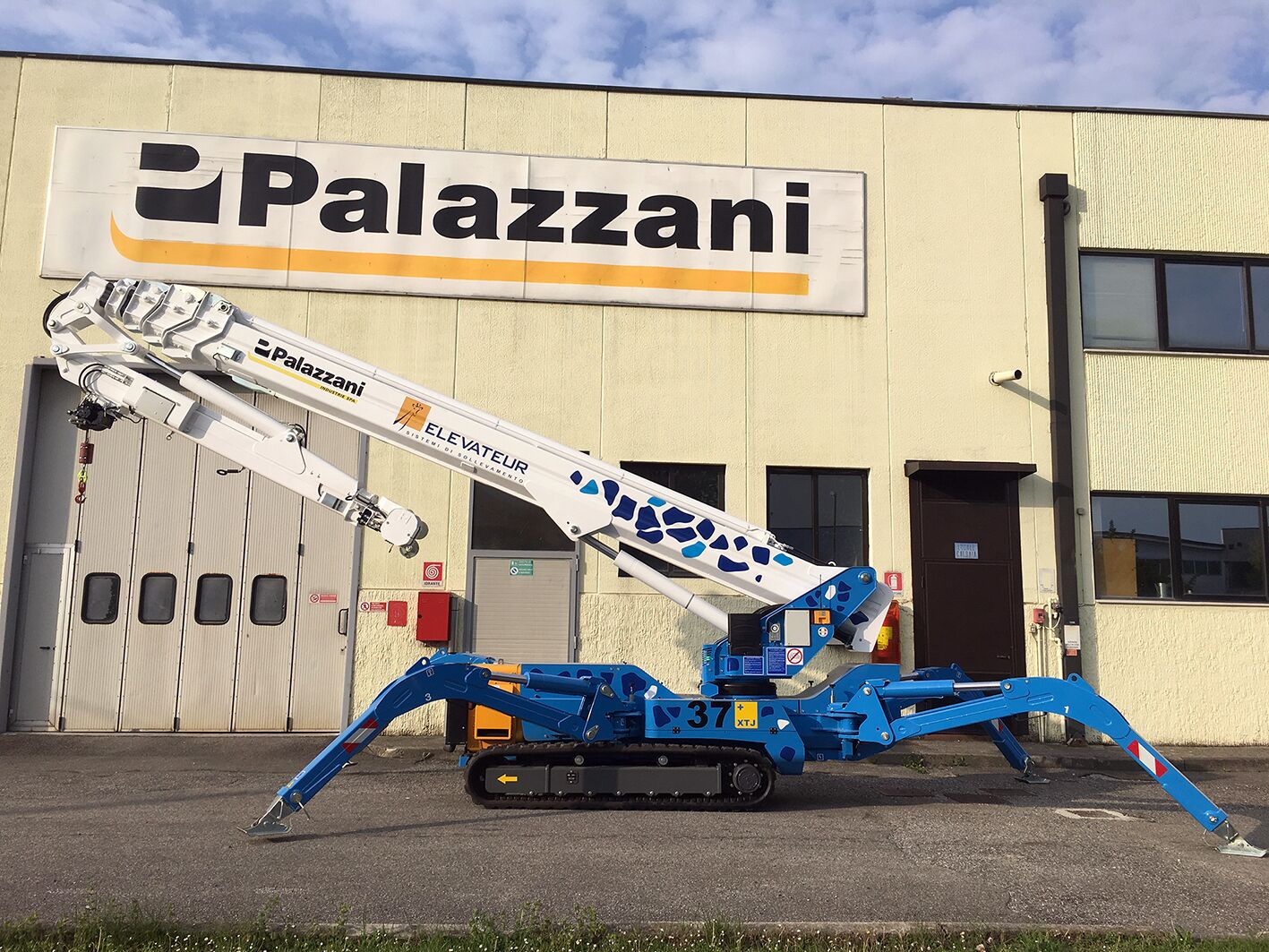 帕拉沙尼蜘蛛車 帕拉沙尼蜘蛛車